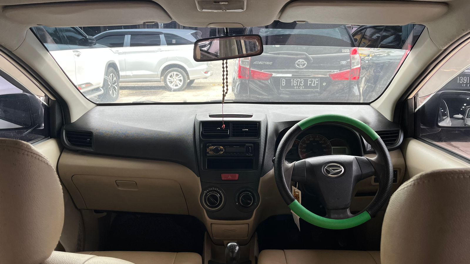 Daihatsu XENIA 1.0 2012