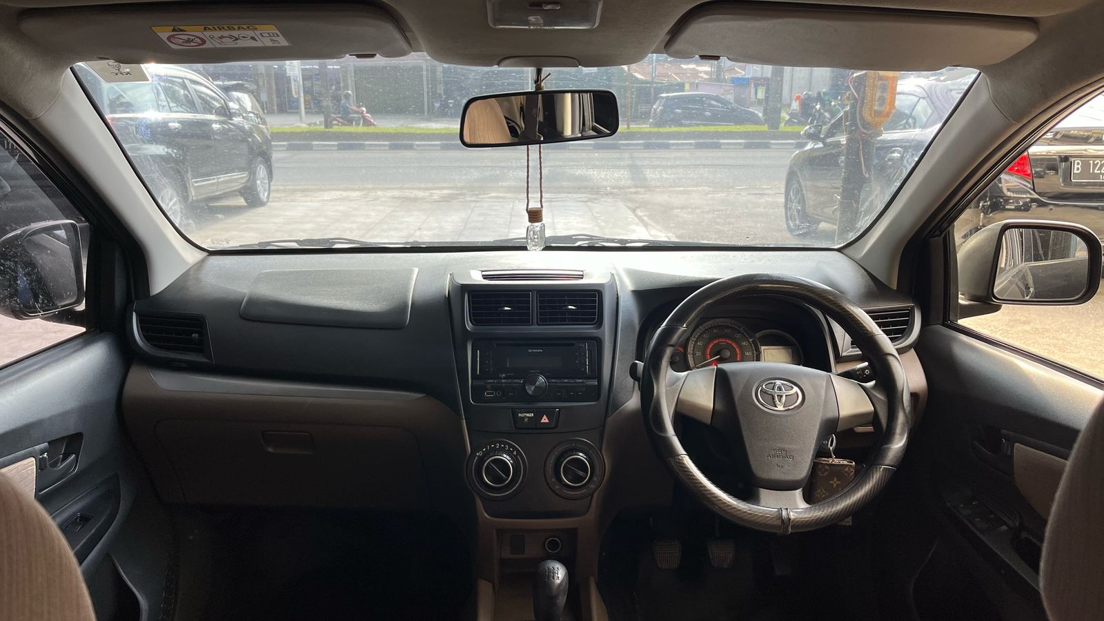 Toyota AVANZA 1,3 E  2016