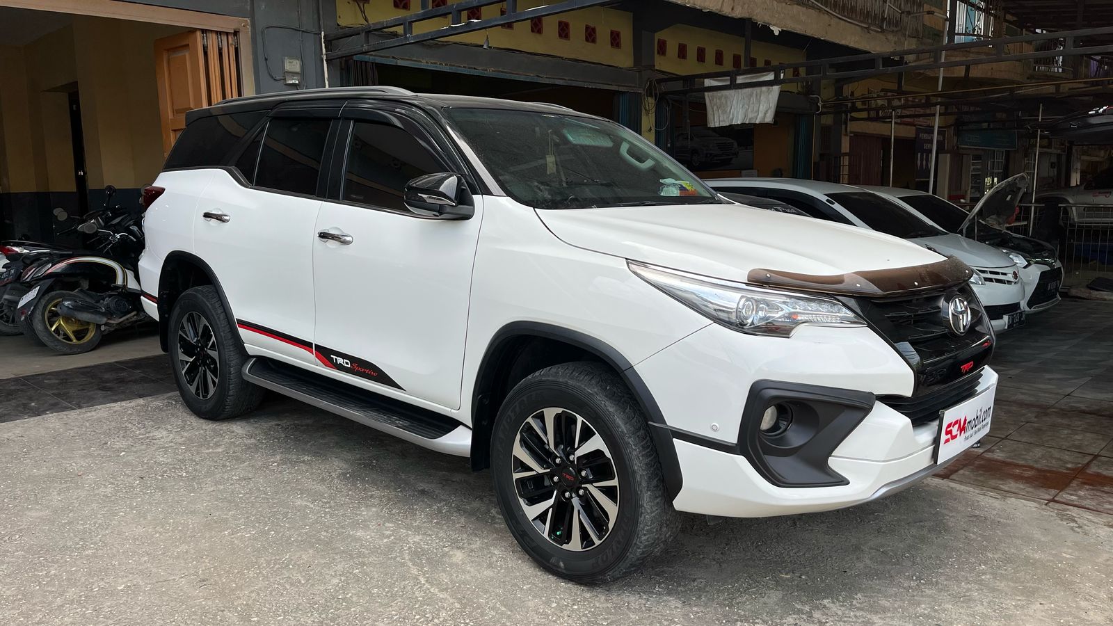 Toyota FORTUNER 2.4 VRZ (4X2) 2018