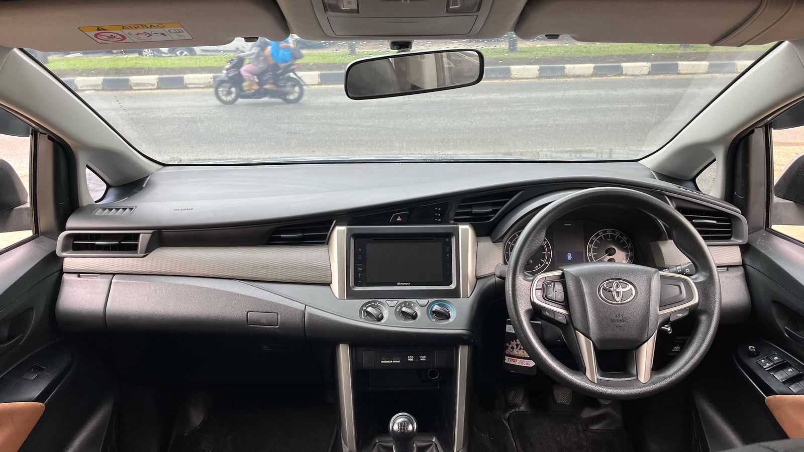 Toyota INNOVA  2.0 G 2018