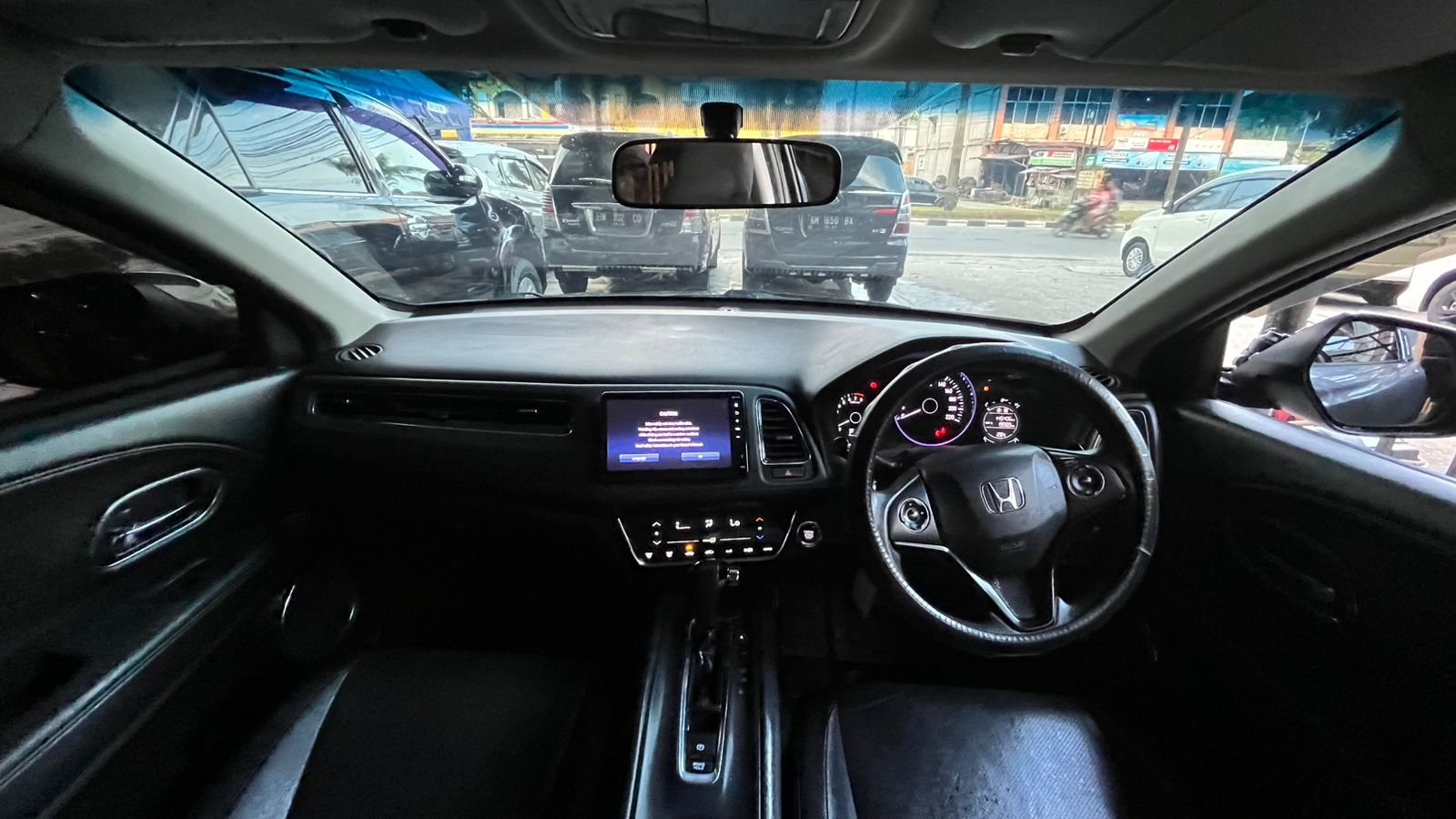 Honda HR-V RU1  1.5 E CVT CKD 2015