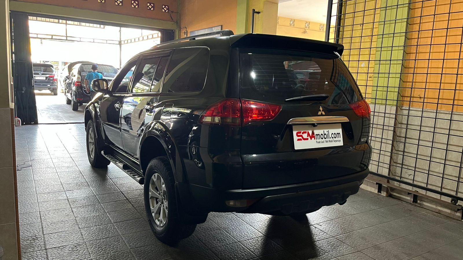 Mitsubishi PAJERO SPORT  2.5  2011
