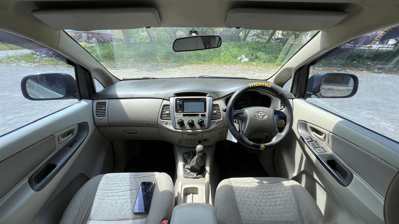 Toyota KIJANG INNOVA G DIESEL 2012