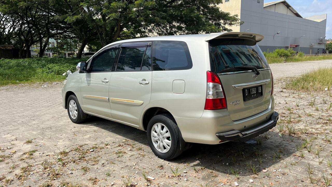 Toyota KIJANG INNOVA G DIESEL 2012