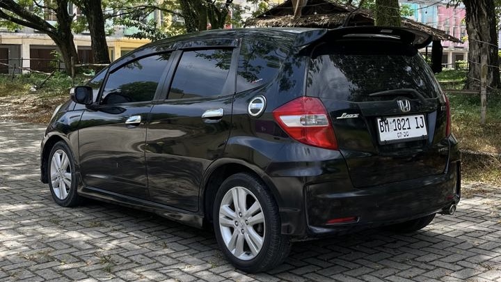 Honda JAZZ 1.5 E AT 2012