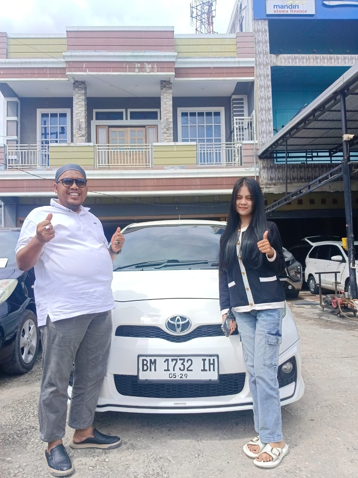 Toyota YARIS 1.5 S 2013