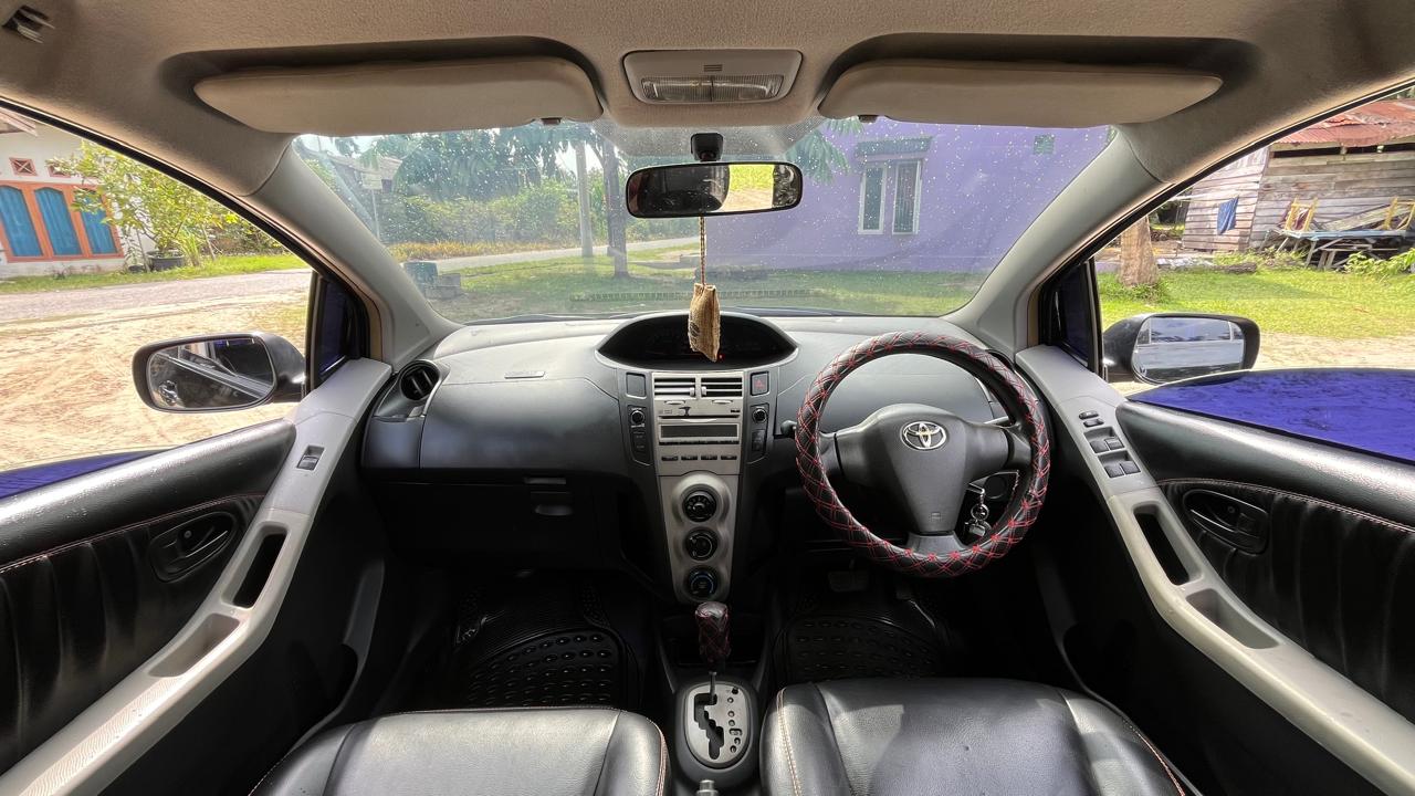 Toyota YARIS 1.5 J AT 2010